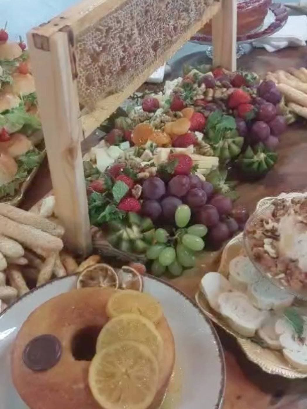 Mesa de café da manhã e buffet KiAmor